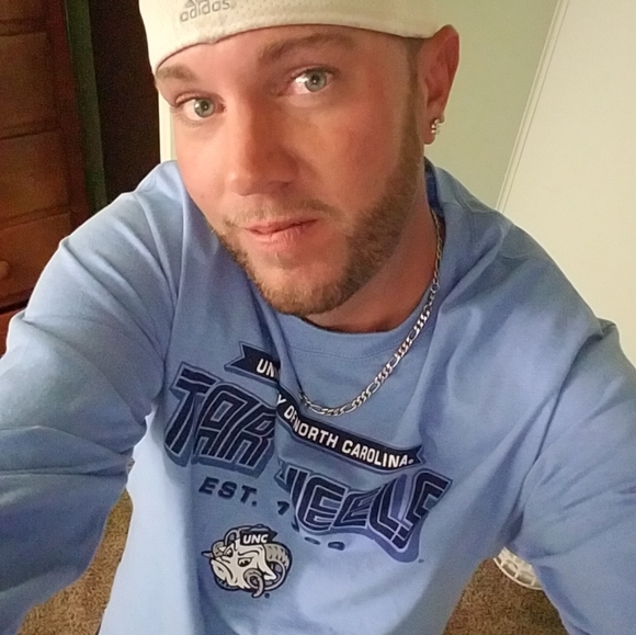 Meet your Posher, Josh - Picture 5 of 15